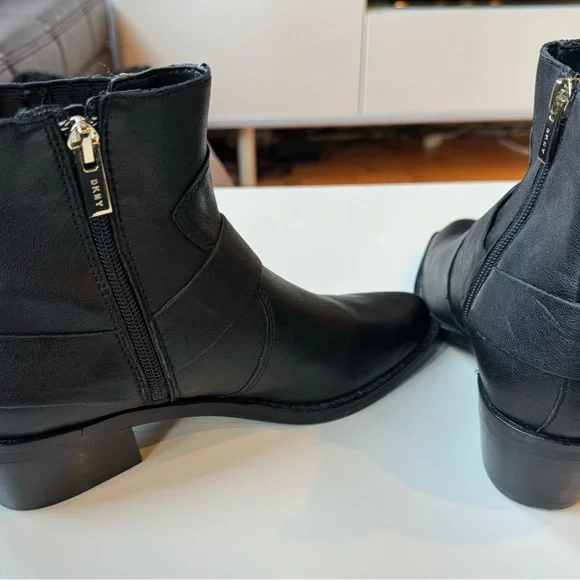 DKNY Mina Black Leather boots - Size 6.5 NEW! - Picture 7 of 13